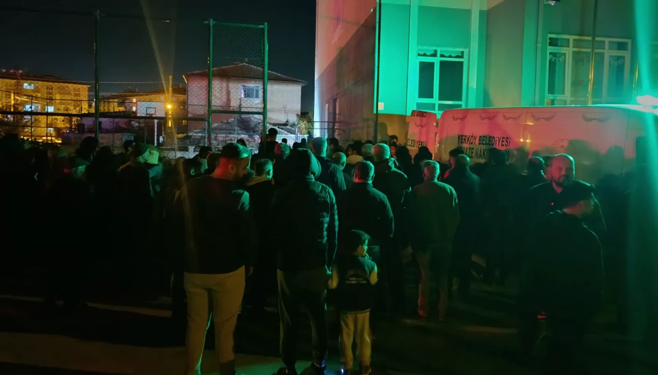 Yozgat’ta okul bahçesinde fenalaşan çocuk hayatını kaybetti