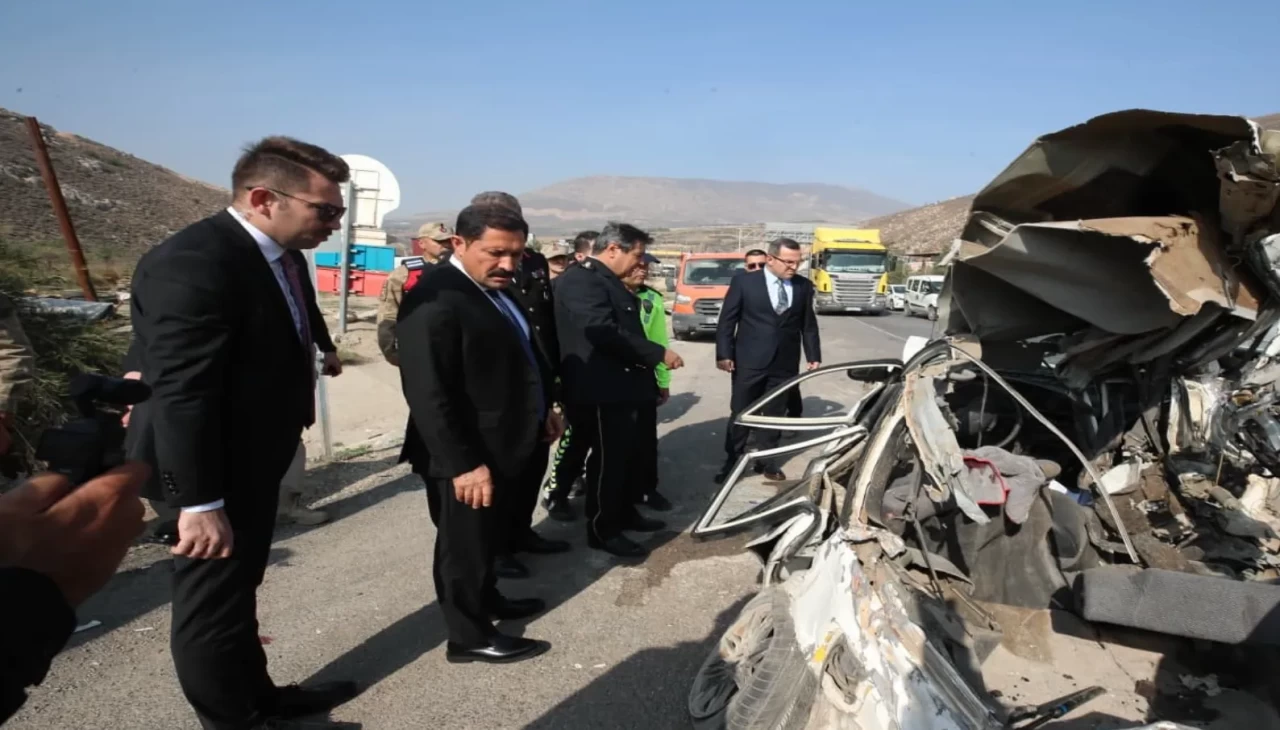 Freni arızalanan kamyon 8 araca çarptı, 4 kişi yaralandı