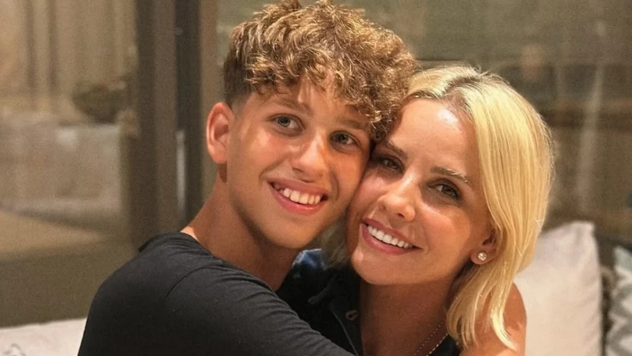 Esra Erol'un Oğlu İdris Ali Özbir 15 Yaşında! Boyu Annesini Geçti