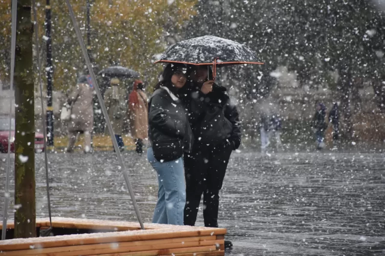 Sivas'ta kar yağışı etkili oldu