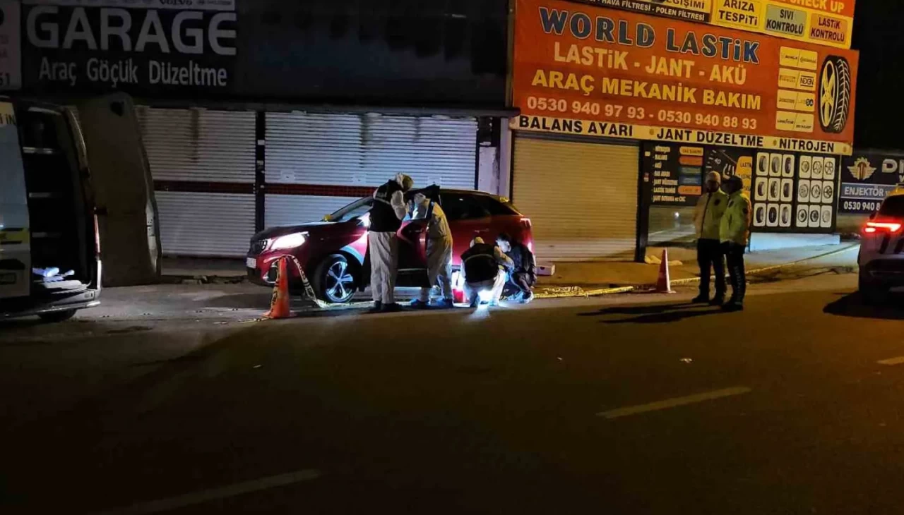 Seyir halindeki otomobilde kavga çıktı: 2 ölü, 1 ağır yaralı