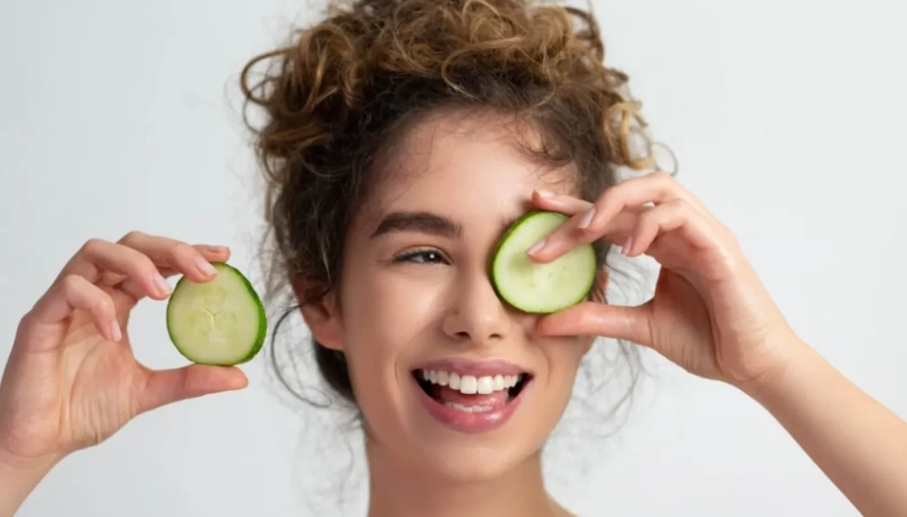 Sıfır bütçeyle cilt bakımı! TikTok’ta meşhur olan salatalık kabuğu tekniği