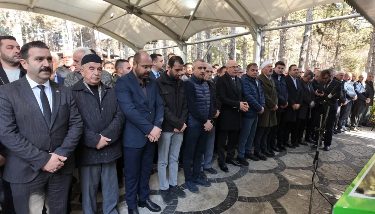 MHP Eski Genel Başkan Yardımcısı Ziya Yılmazbilen’in babası Hacı Ali Yılmazbilen son yolculuğuna uğurlandı