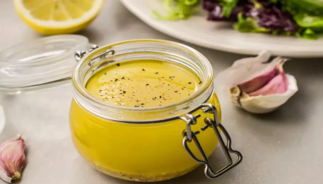 Sadece bir kaşık yetiyor! Limonla sarımsağı karıştırınca vücudunuzda bakın neler oluyor