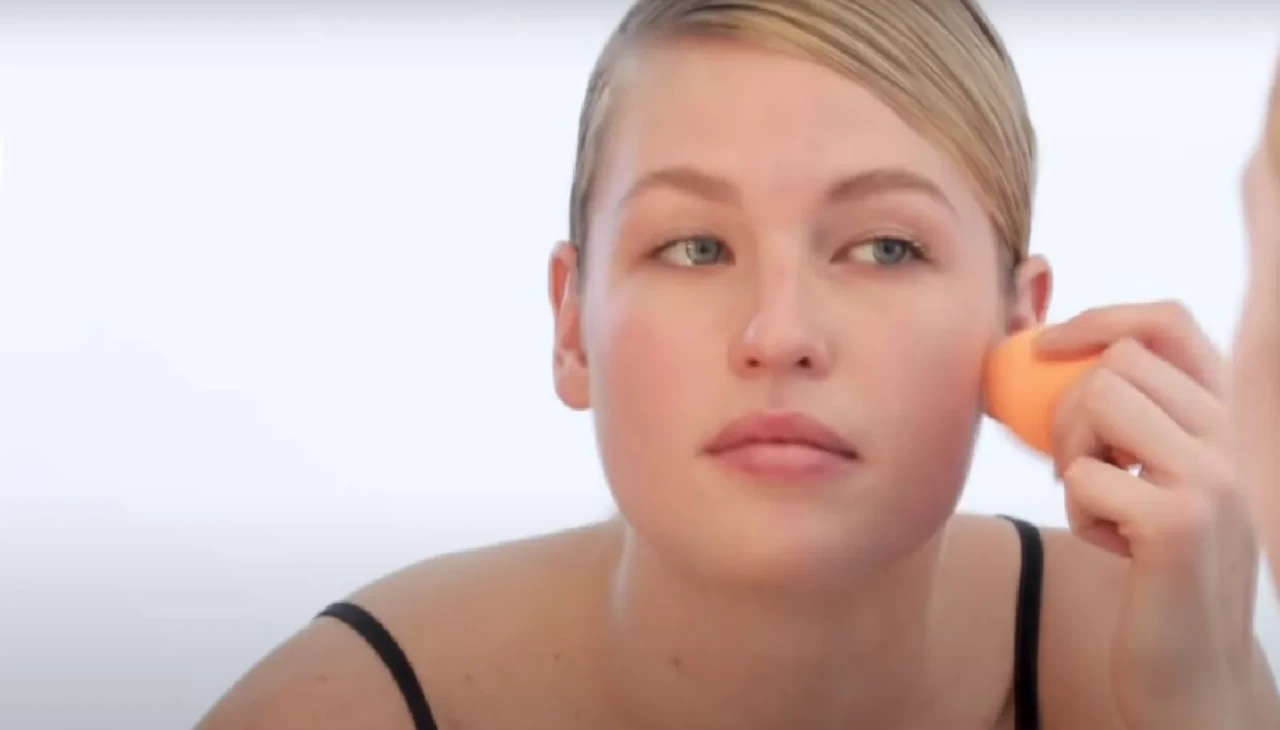 Fondöten neden çizgi çizgi duruyor? İşte sünger yöntemi!