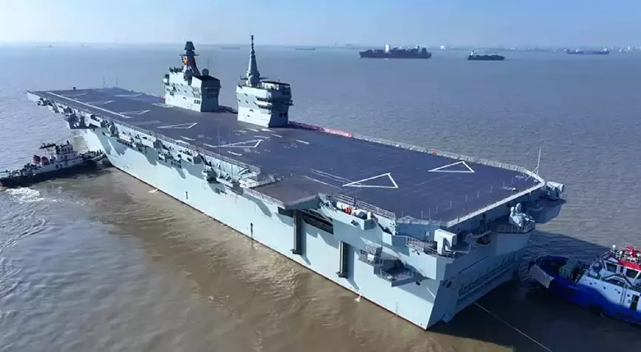 Çin'in İHA taşıyabilen savaş gemisi Sıçuan deneme seyrini tamamladı