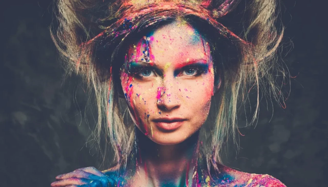 Aura makyajı patlıyor! 2025’in ruh halini renklere taşıyan yeni güzellik akımı