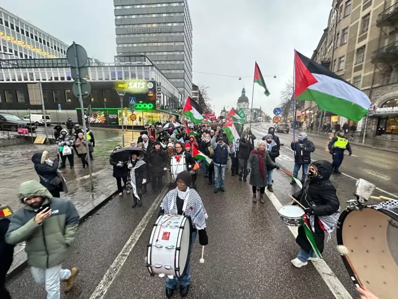 Stockholm'de soykırımcı İsrail'in saldırılarına protesto