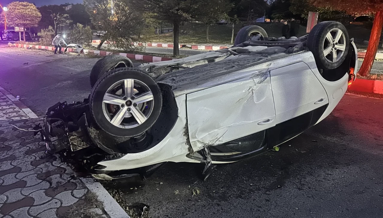 Van’ın Erciş ilçesinde otomobil takla attı: 3 yaralı