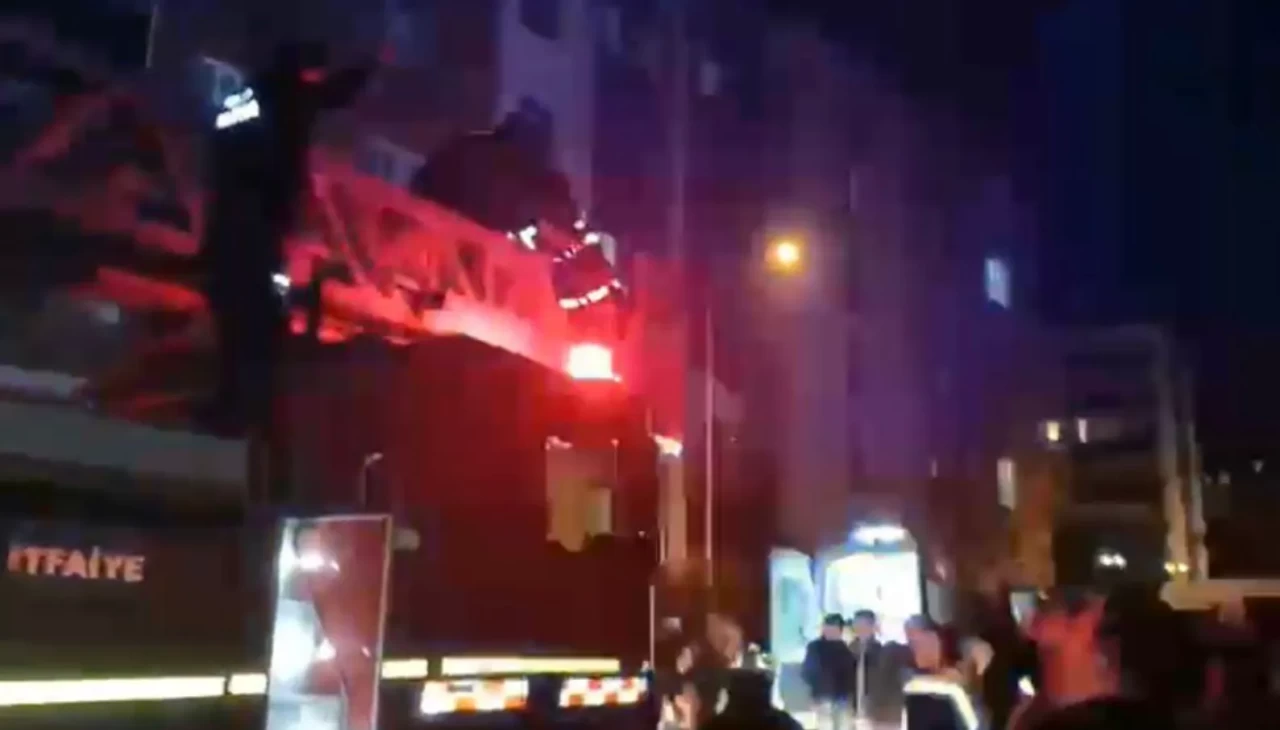 Ordu’da apartman yangını! Balkonda mahsur kalan 12 yaşındaki Azranur kurtarıldı