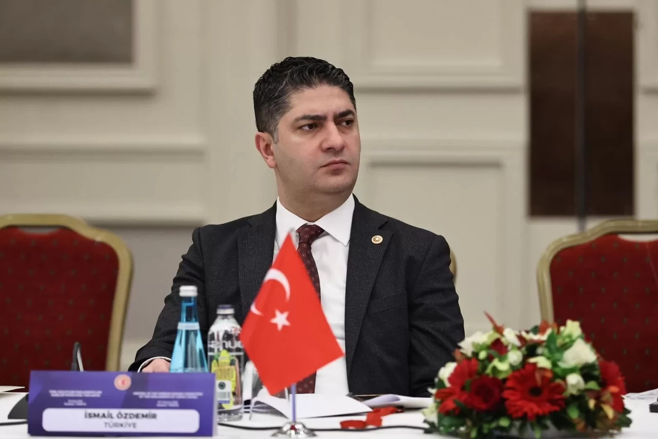 MHP'li Özdemir: Türk milleti 'dinler arası diyalog' tuzağını reddetmiştir!