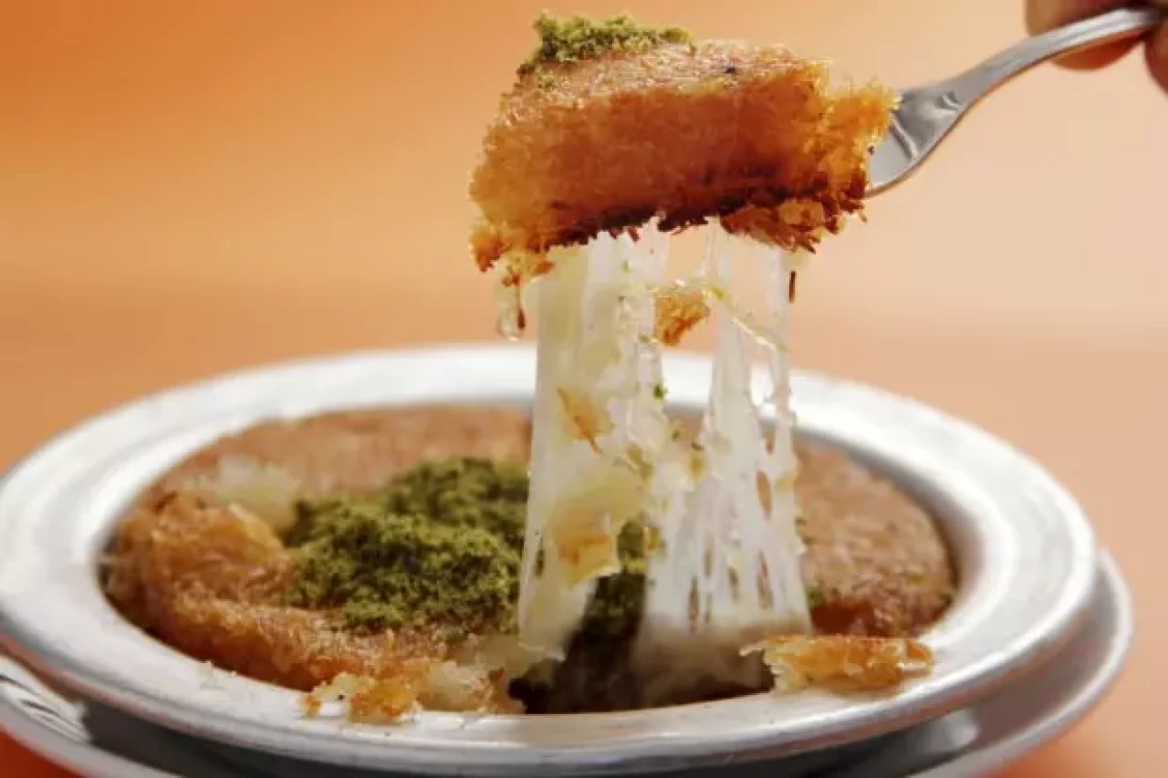 Evde Pratik Künefe Tarifi: Çıtır Çıtır ve Kolay Künefe Yapmanın Püf Noktaları