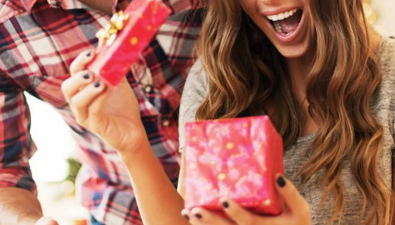 Yeni yılda sevgiliye alınabilecek en güzel hediyeler