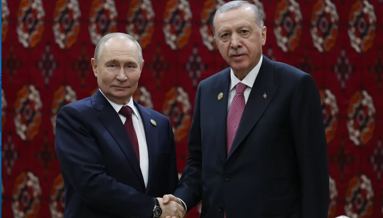 Cumhurbaşkanı Erdoğan, Rusya lideri Putin ile Türkmenistan'da görüştü