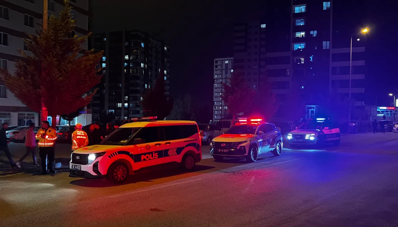 Kayseri’de ‘Dur’ ihtarına uymayan sürücü polise çarpıp kaçtı: 4 şüpheli yakalandı