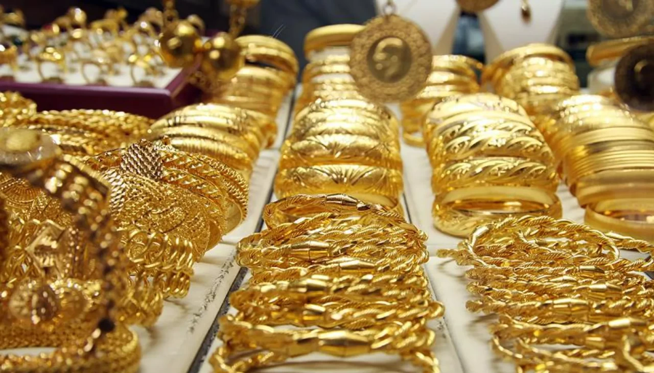 Altın fiyatlarında düşüş sürüyor