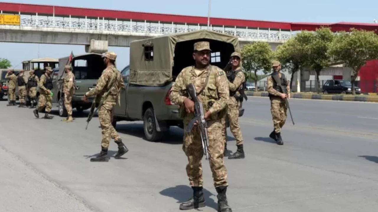 Pakistan’da güvenlik güçlerine intihar saldırısı: 1 polis öldü, 6 yaralı