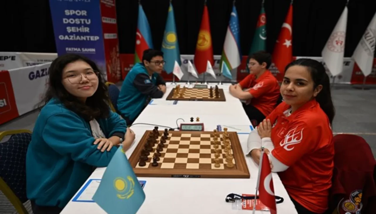 Gaziantep'te Türkiye ve Türk Dünyası Satranç Şampiyonaları hız kesmeden devam ediyor
