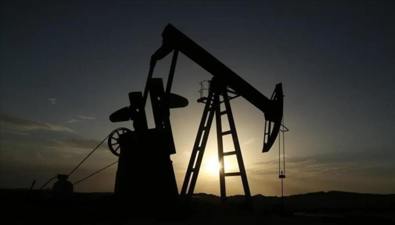 Brent petrolde kritik sıçrama! Rusya–Ukrayna gerilimi fiyatları ateşledi