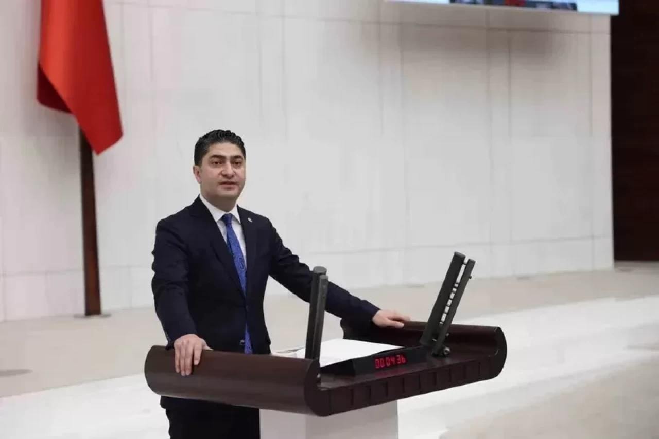 MHP'li Özdemir'den Yunanistan’a ipin ucu kaçıyor uyarısı: Göz dikenin gözünü oymak boynumuzun borcu