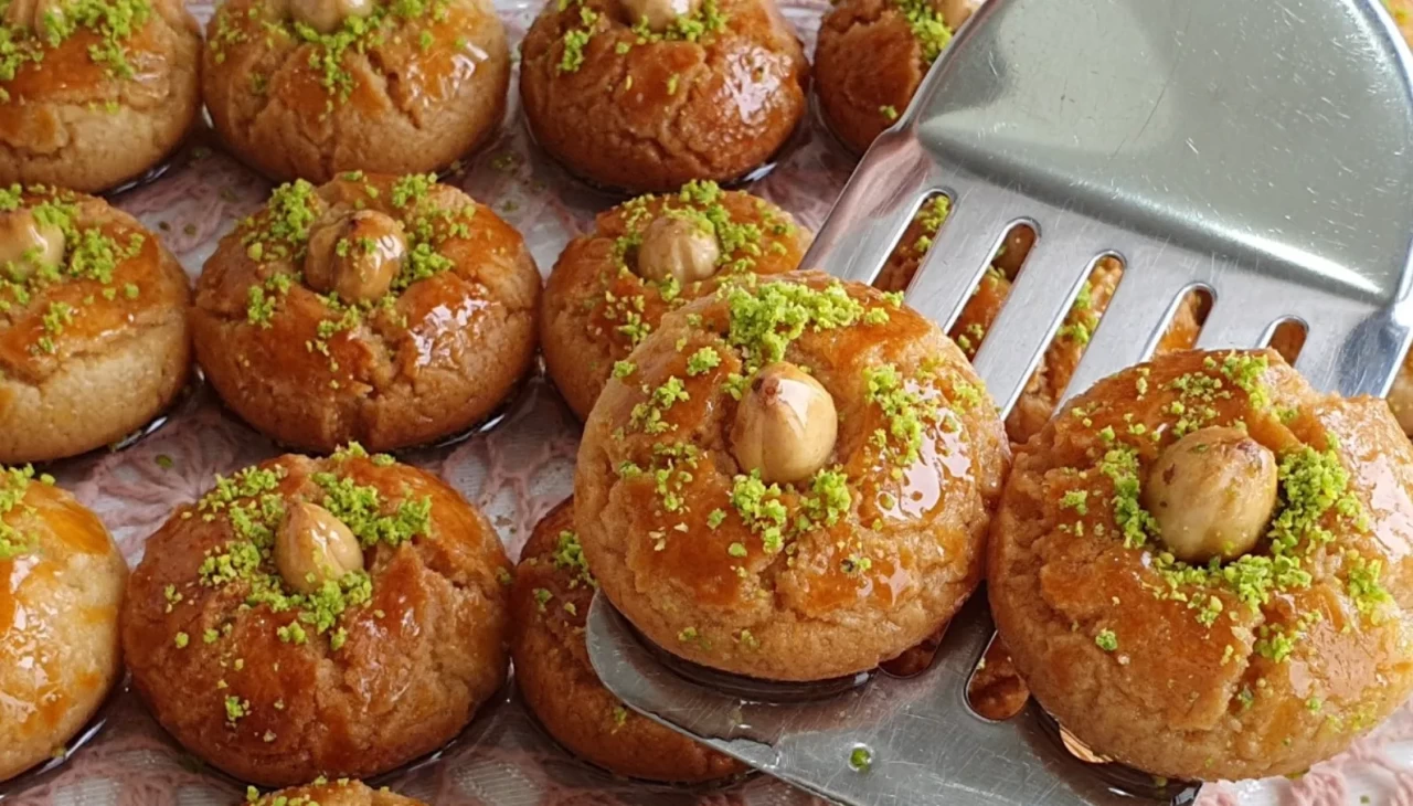 Diyet bozan tatlı listesinde üst sıralarda! Şekerpare kaç kalori?