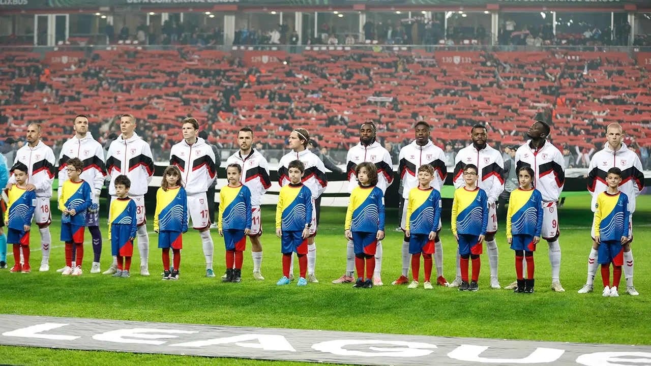 Samsunspor’un UEFA Konferans Ligi'ndeki AEK sınavında taraftarlar tribünleri doldurdu