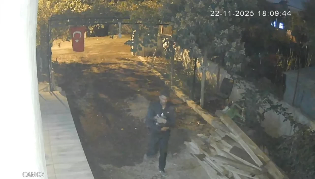 Osmaniye'de tavuk hırsızlığı yapan zanlı, güvenlik kameraları sayesinde yakalandı!