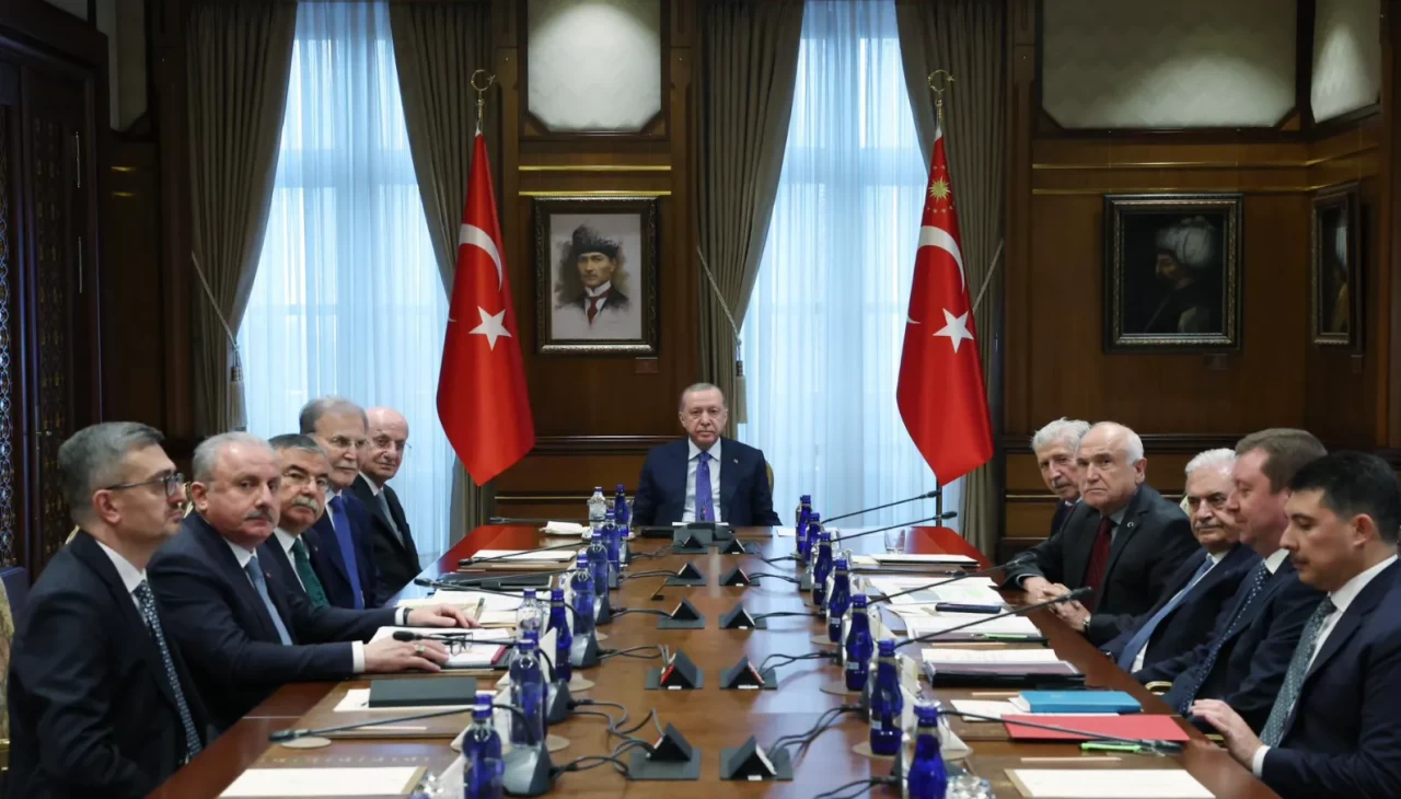 Yüksek İstişare Kurulu, Cumhurbaşkanı Erdoğan başkanlığında toplandı! Ele alınan konuları İletişim Başkanı Duran açıkladı