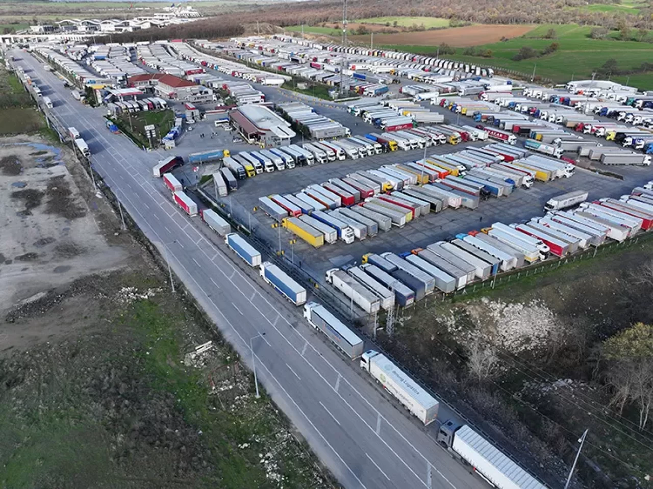 Yunan çiftçi eylemleri, Türk tarafında tır trafiğini olumsuz etkilemeye devam ediyor