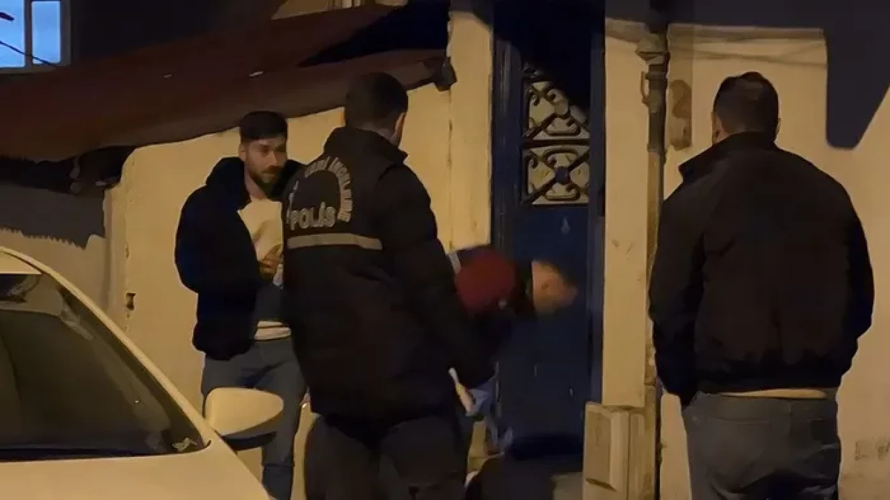 İstanbul'da silahlı gasp dehşeti: 4 Yaşındaki çocuğa dehşeti yaşattılar