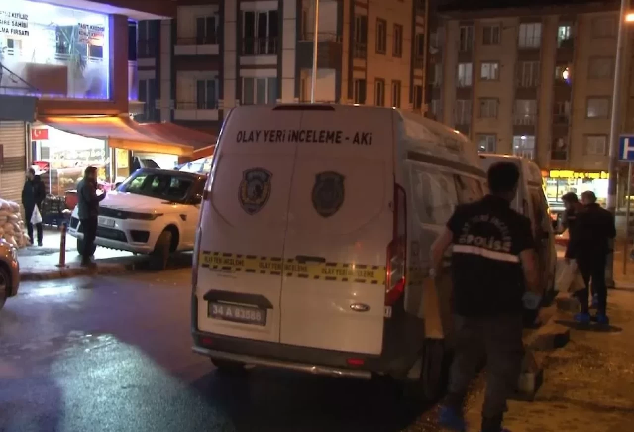 Esenyurt'ta alacak-verecek kavgasında silahlar ve bıçaklar konuştu: 8 yaralı