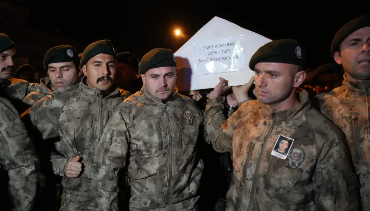 İstanbul'da şehit düşen polis memurunun naaşı Samsun'a getirildi