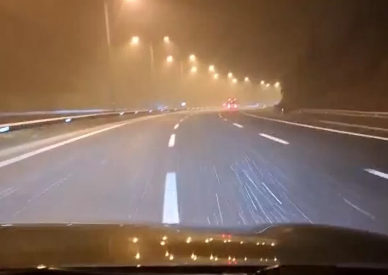 TEM’in Bolu geçişinde tipi şeklinde kar yağışı