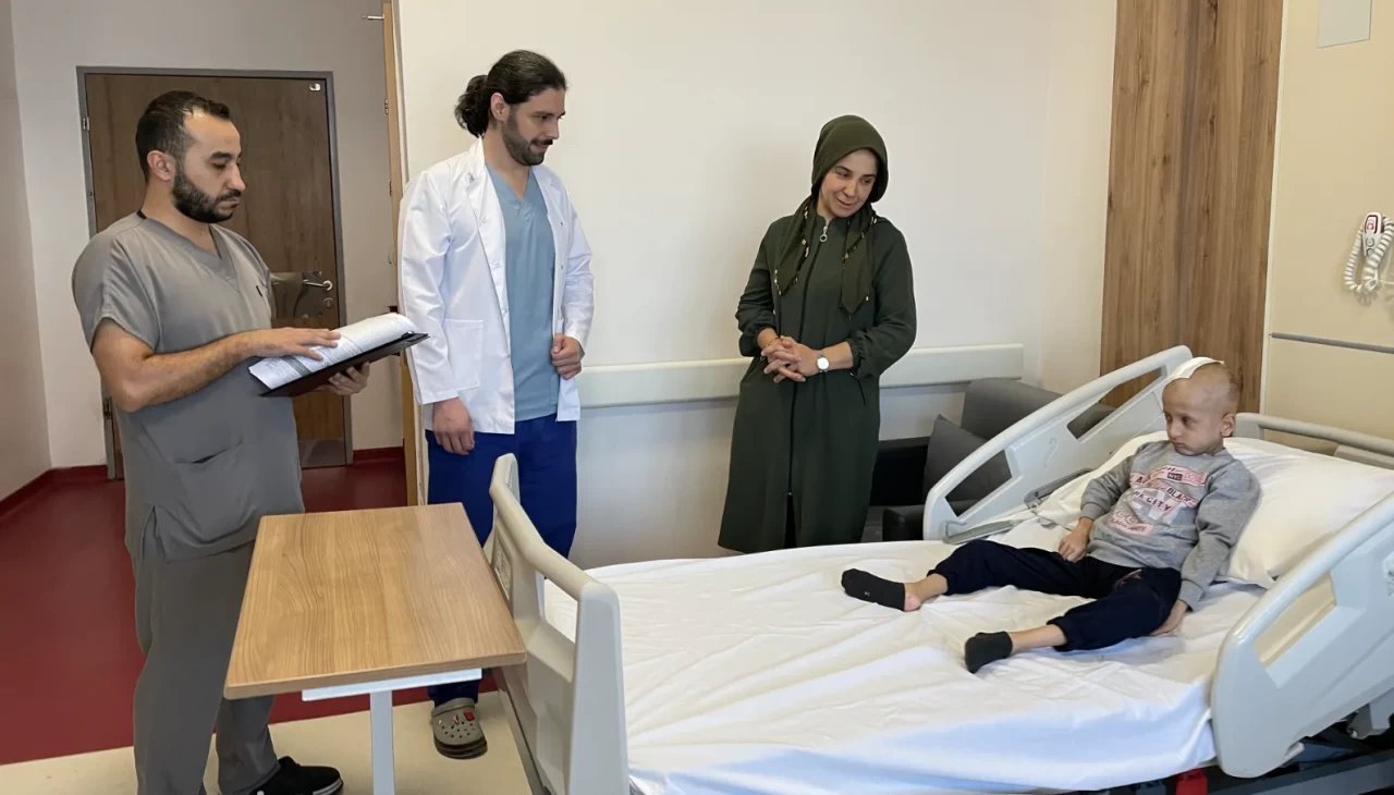 Batman’da 7 yaşındaki Ensar’ın beynindeki tümör 5 saatlik ameliyatla çıkarıldı