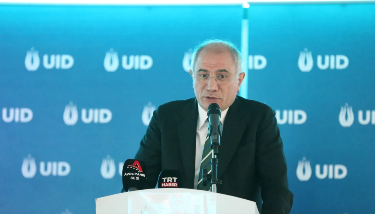 Köln’de düzenlenen etkinlikte yurtdışında yaşayan Türklerin başarılarına dikkat çekildi