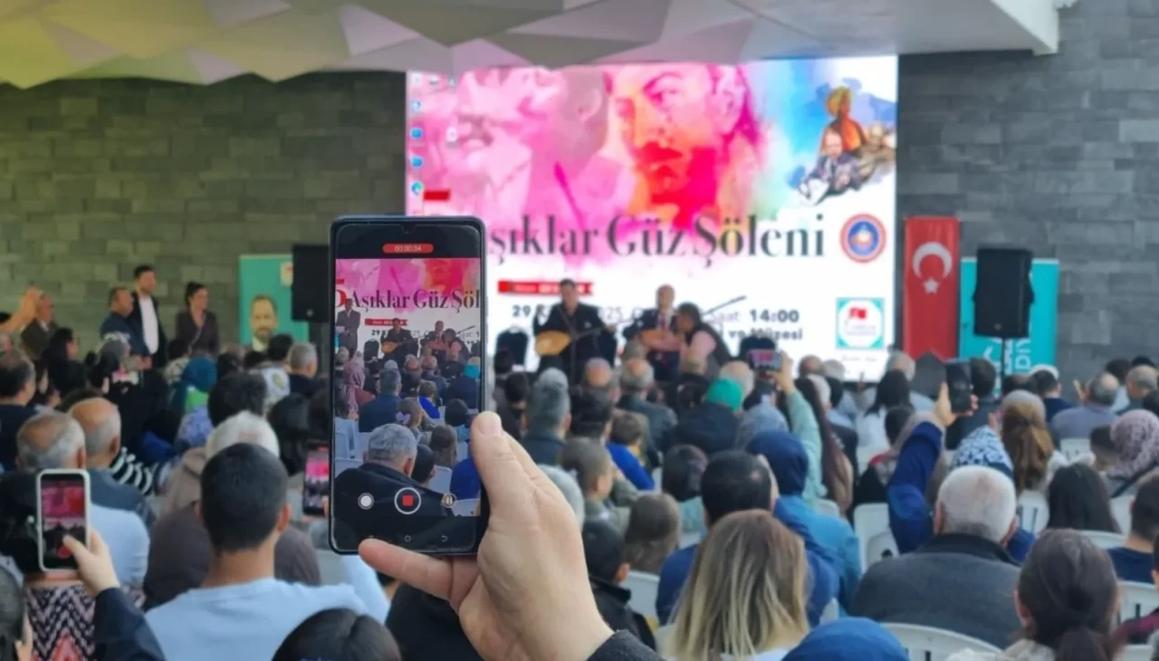 Sarıçam’da Âşıklar Güz Şöleni: Başkan Uludağ “Âşık Kültürü, milletimizin edebi ve ebedi yürüyüşüdür”
