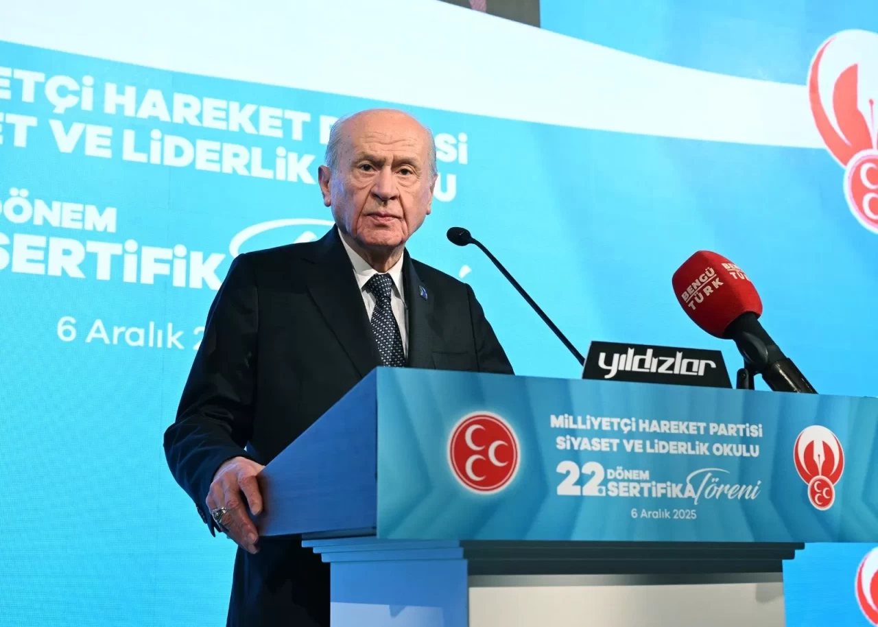 Siyaset ve Liderlik Okulu 22. dönem mezunlarını verdi! Lider Bahçeli: Bizler birer mum yaktık, meşale gibi yanma sırası sizde