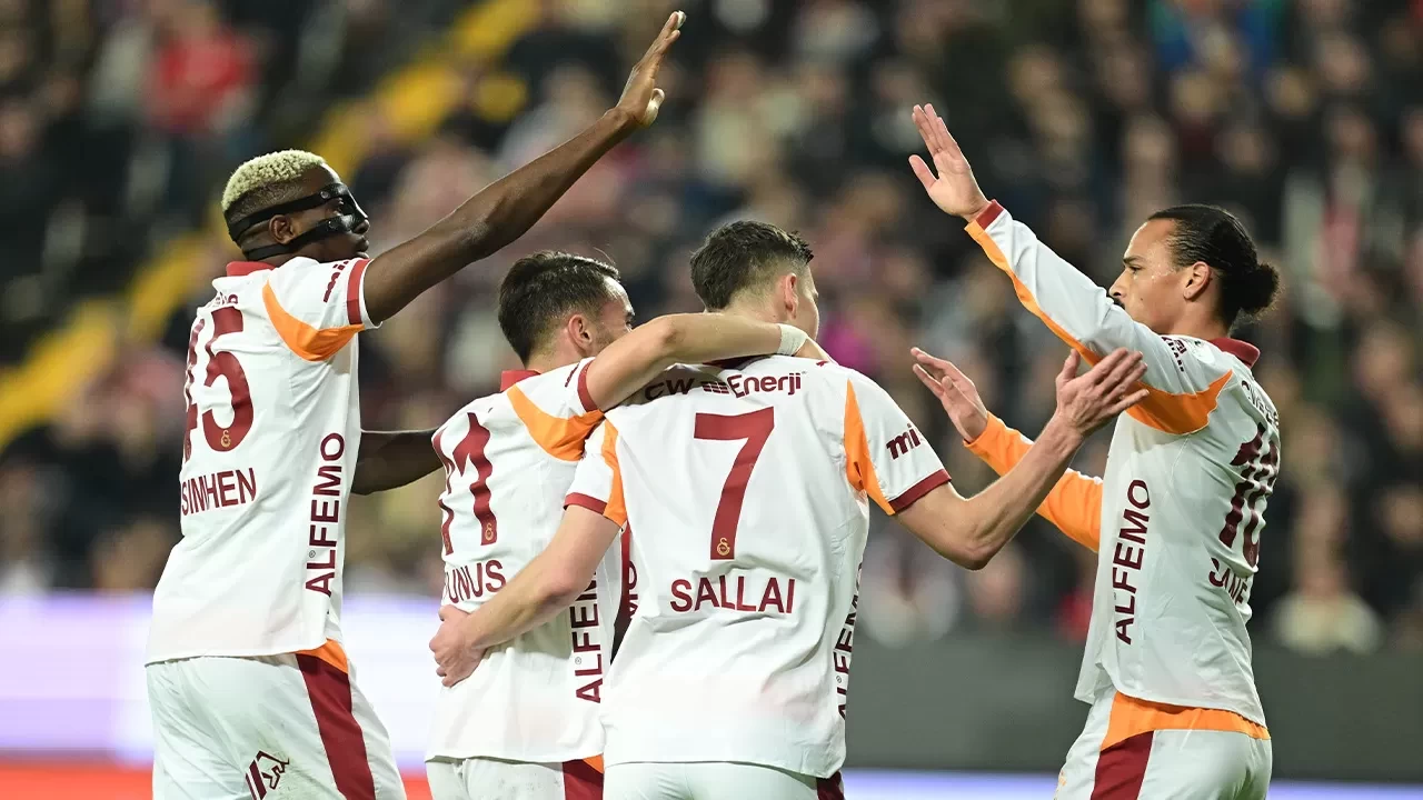Galatasaray, Antalyaspor karşısında farka koştu | Süper Lig'de Antalyaspor 1-4 Galatasaray