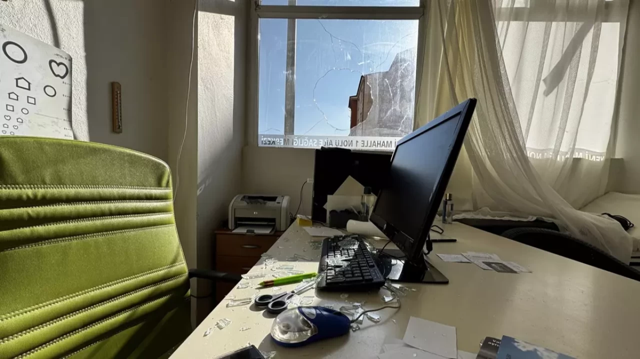 Elazığ'da aile hekimliğine taşlı saldırı yapıldı