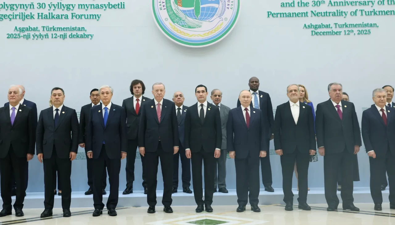 Cumhurbaşkanı Erdoğan, Aşkabat'ta aile fotoğrafı çekimine katıldı