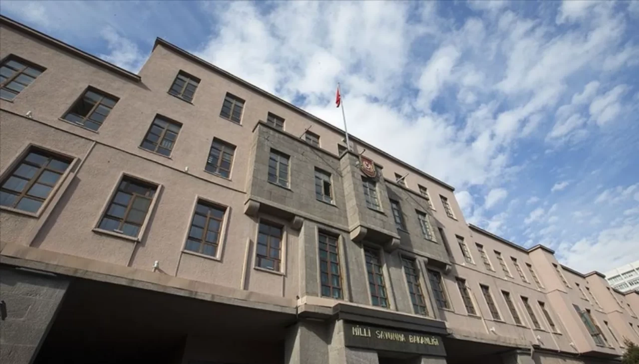 Karadeniz'de gemilere peş peşe saldırı: MSB'den açıklama geldi!