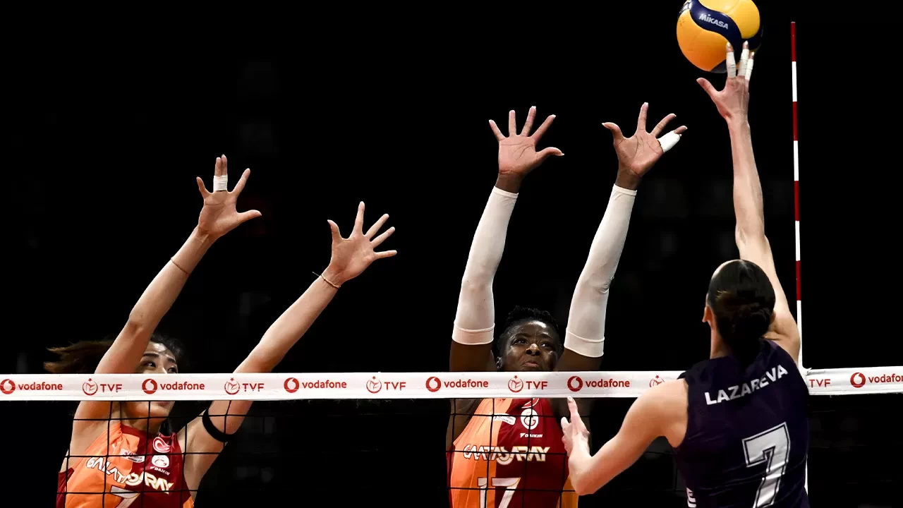 Galatasaray Kadın Voleybol Takımı, Zeren Spo deplasmanında 5 sette geçildi