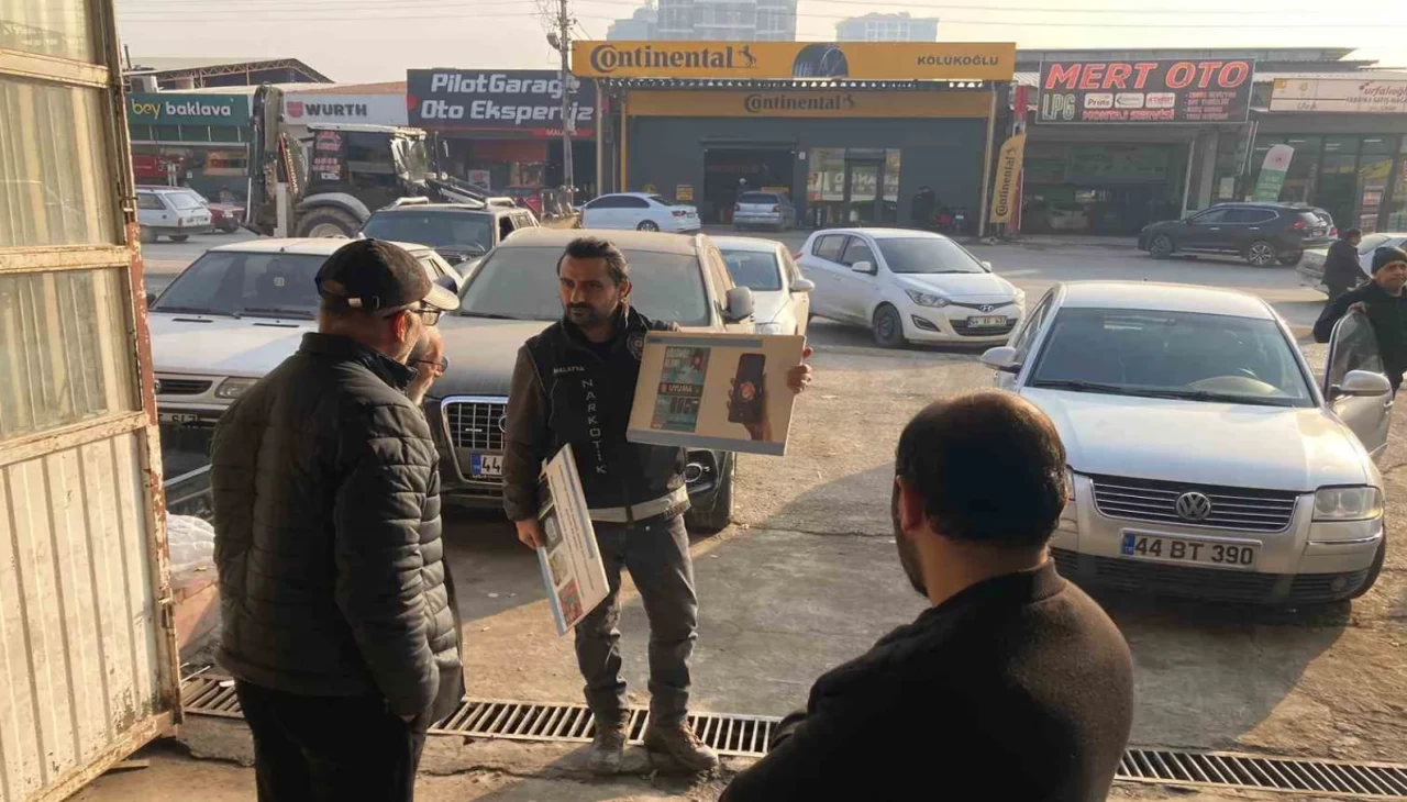 Polis ekiplerinden geniş kapsamlı bilgilendirme çalışması