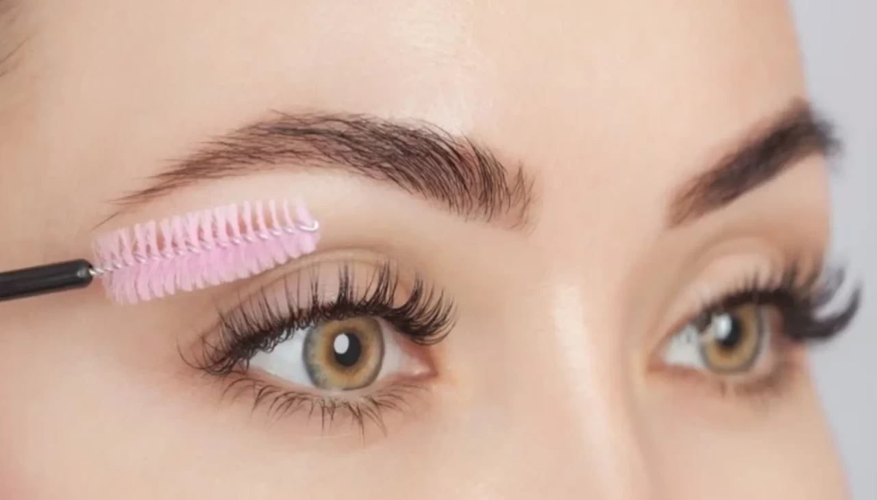 Güzellik dünyası bu trendi konuşuyor! Soğuk taramayla kirpikler nasıl uzuyor?