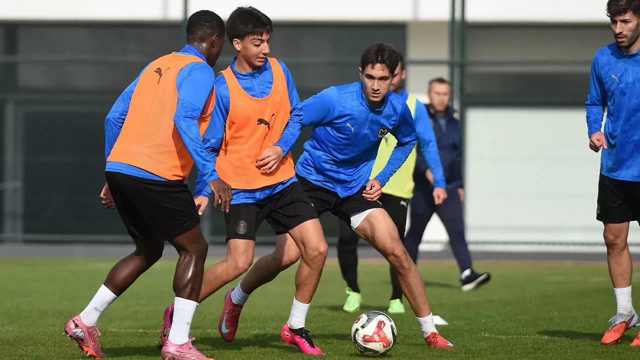 Manisa FK, Vanspor FK maçı hazırlıklarını sürdürdü