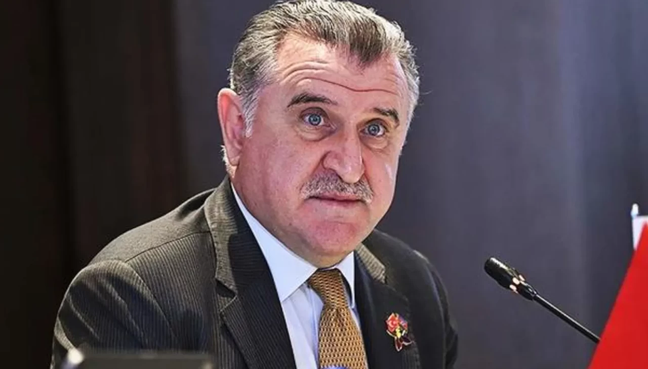 Bakan Bak: Aile, şampiyon sporcularımızın başarısındaki en büyük güçtür