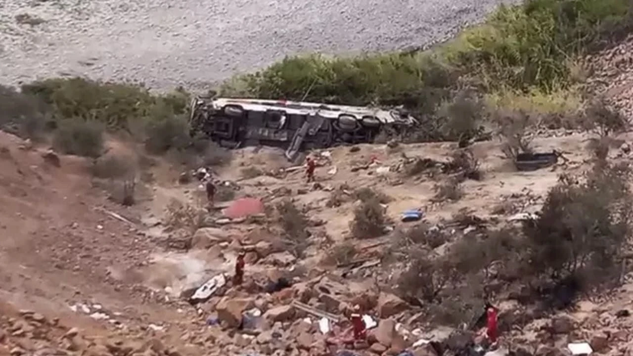 Mezuniyet dönüşü feci kaza! Otobüs uçurumdan yuvarlandı: Çok sayıda ölü ve yaralı var