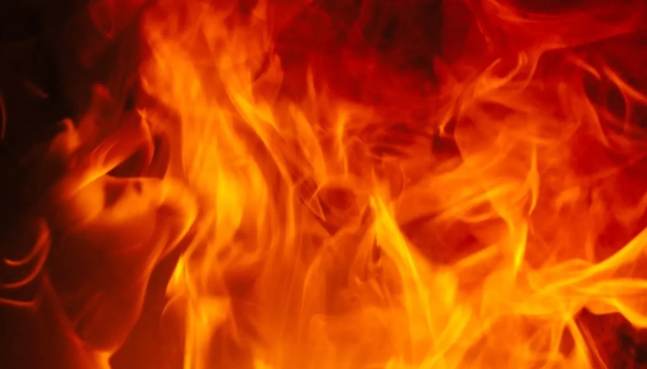 Tuzla’da fabrika yangını! Söndürme çalışmaları devam ediyor