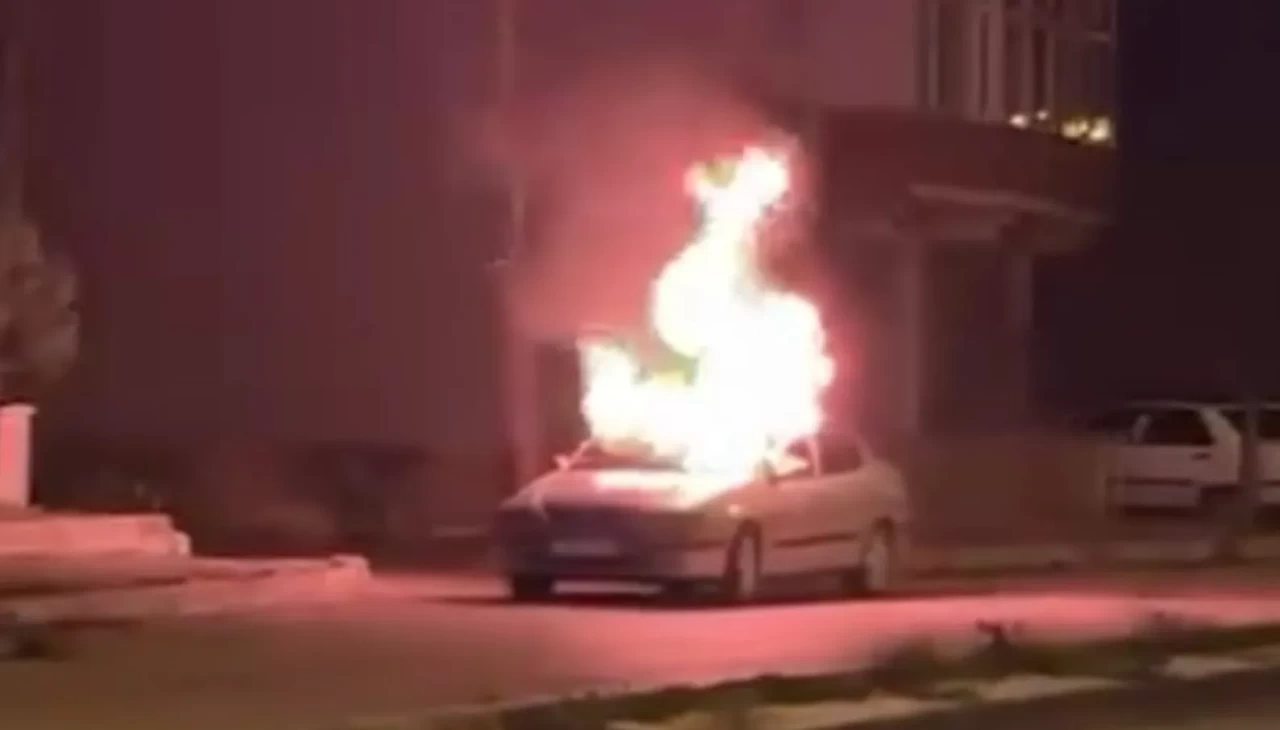 Amasya’da korkutan yangın: Otomobil bir anda alev topuna döndü!