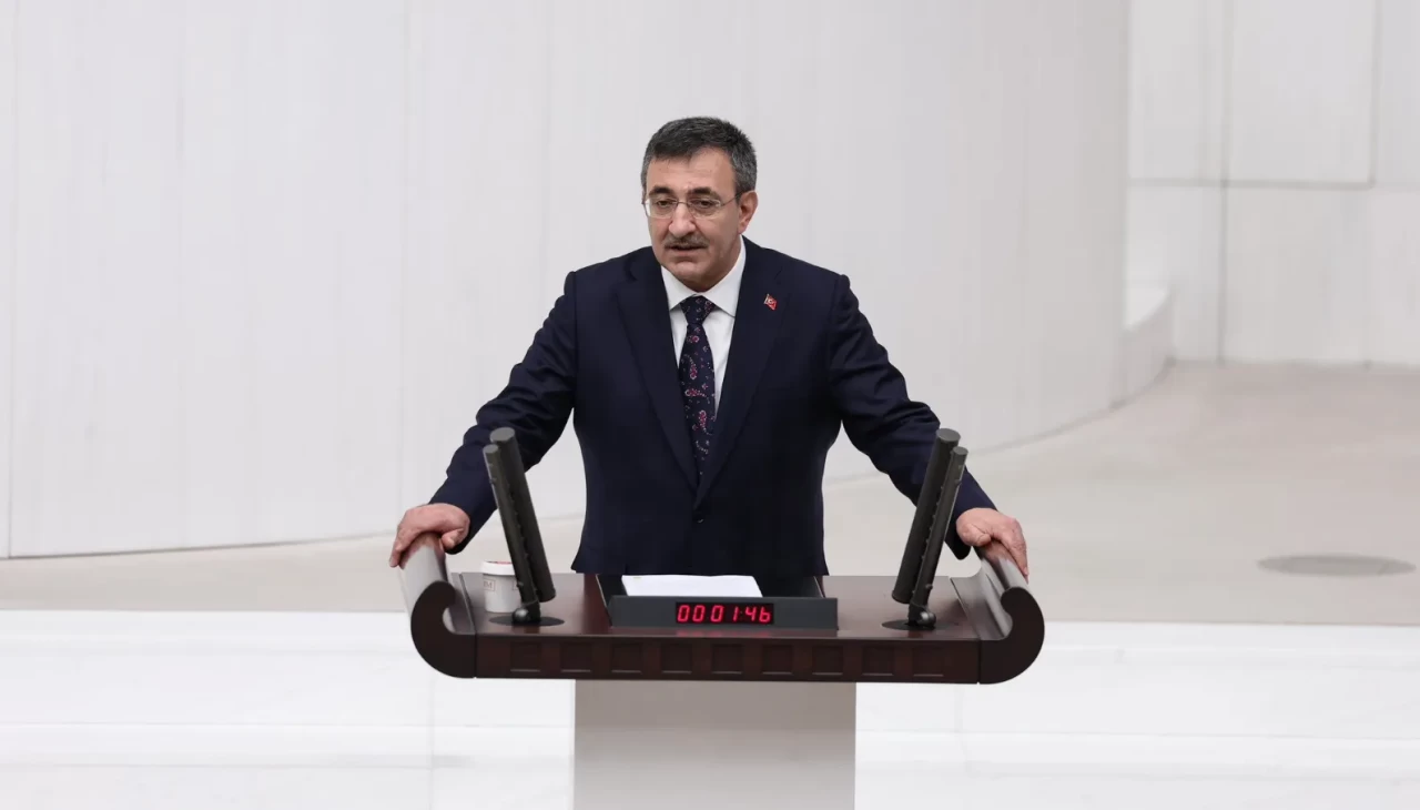 Cevdet Yılmaz’dan muhalefete “iyileştirmek istiyorsanız gelin anayasayı çalışalım” çağrısı